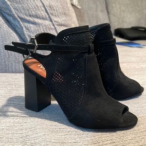 COPY - Black open toe booties
